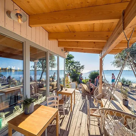 In Lemkenhafen For 2 Personen, Cleaning Included アパート